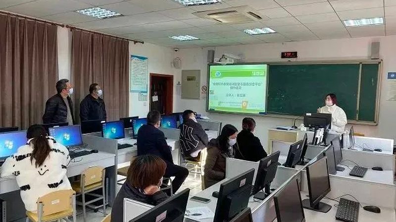 小标题：警惕“包过”陷阱
