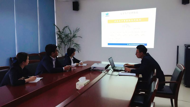 成人高考专升本毕业时间通常为2.5-3年。具体毕业时间取决于以下因素：